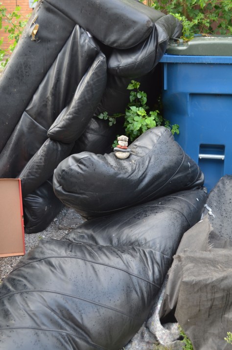 WayMaking Cairn Sofa Surfing 1